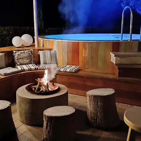 Vintage By The Sea In Cocoland *