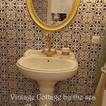 Vintage By The Sea In Cocoland